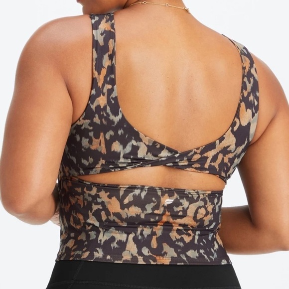 Nwt- Oasis Twist Wild Camo Sports Tank from Fabletics! - Picture 2 of 10